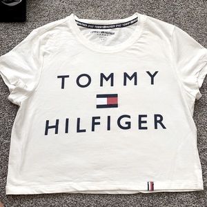 Tommy Hilfiger Cropped Flag T-shirt